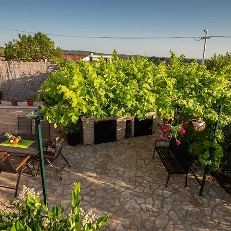 Stellar House * Višnjan